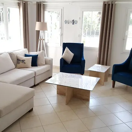 Cheerful Holiday House Villa