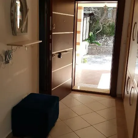 Cheerful Holiday House *