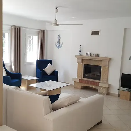 Villa Cheerful Holiday House *